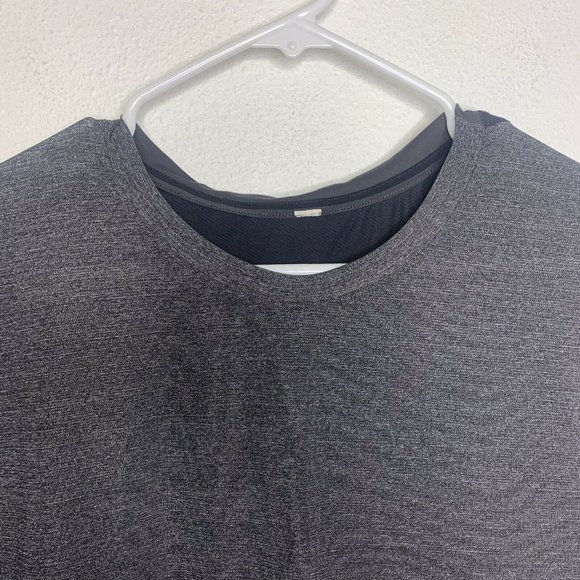 Lululemon Mens Large Black Gray Workout Shirt - Picture 2 of 8